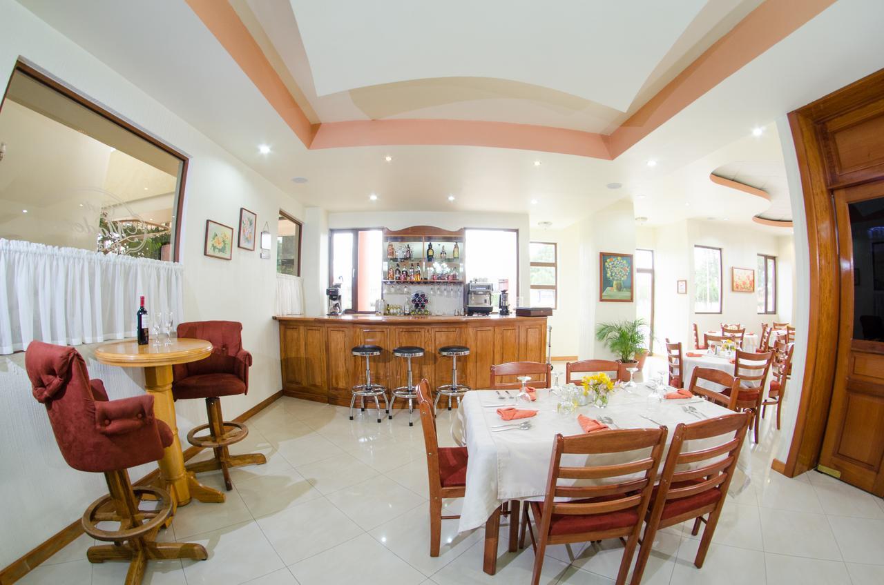 Hotel Anna Inn Olintepeque 외부 사진