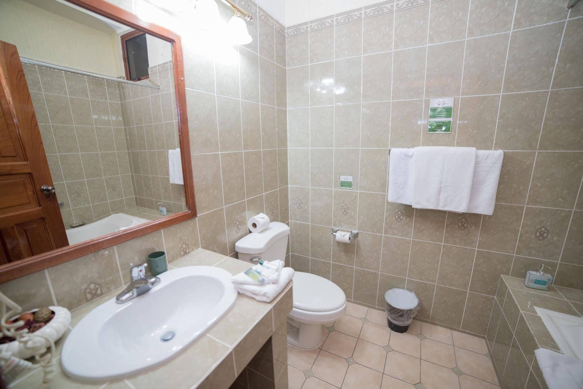 Hotel Anna Inn Olintepeque 외부 사진