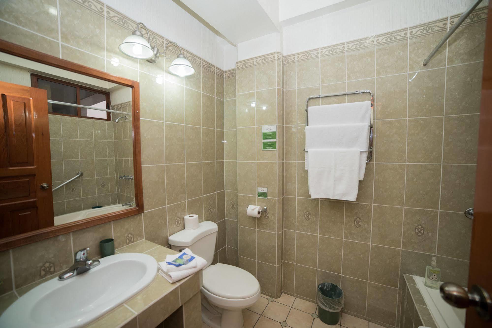 Hotel Anna Inn Olintepeque 외부 사진